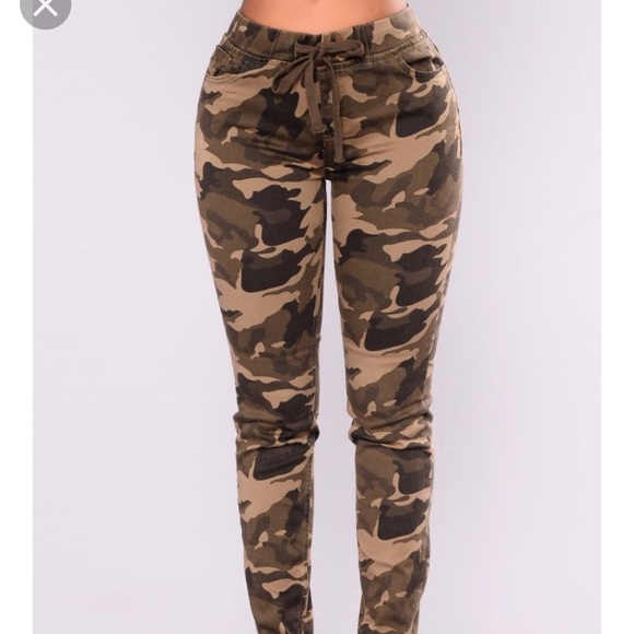Fashion Nova Pants - Fashion nova camo jogger medium
